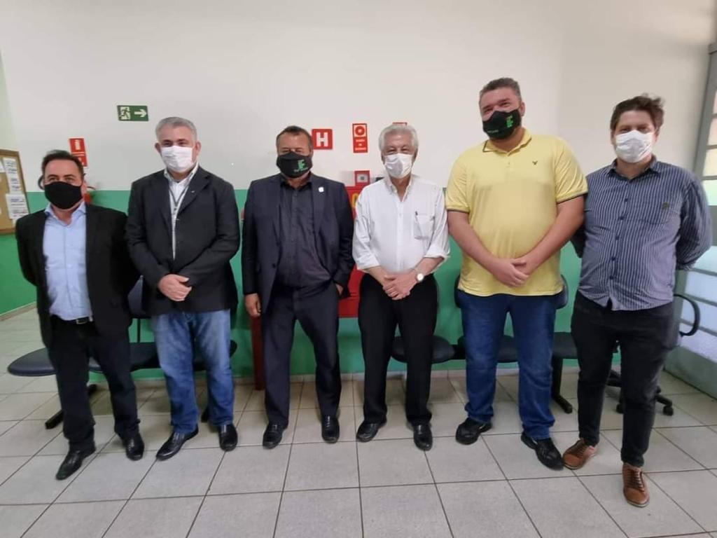Foto: Deputado Arlindo Chinaglia prestigia o evento ao lado do reitor do IFSP, do diretor de Tupã e de gestores da instituição